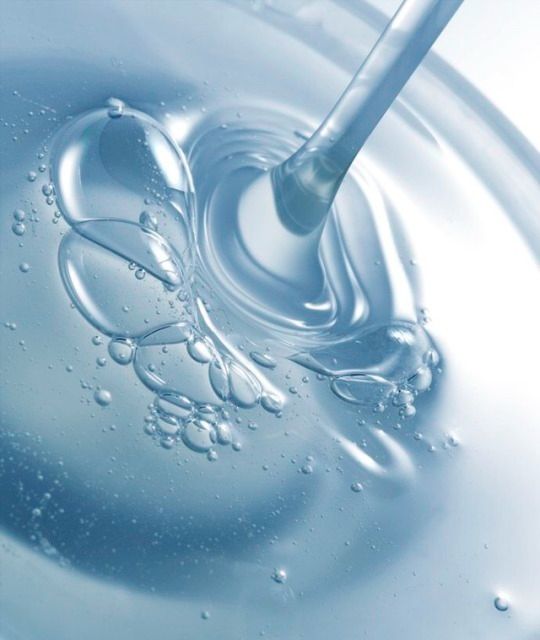 GLYCOLIC ACID (AHA)